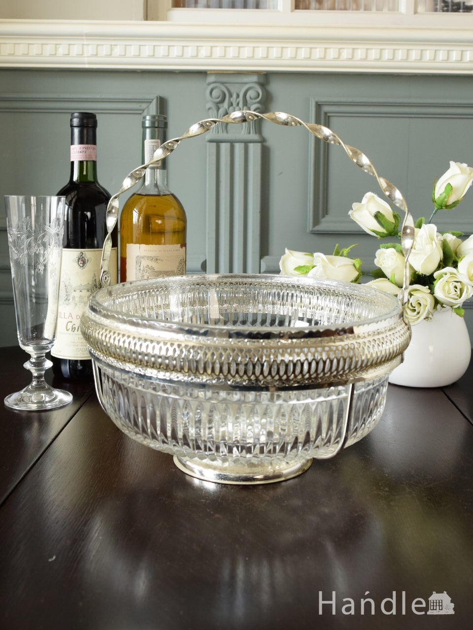 アンティークガラスの美しい食器、シルバーの縁どりが豪華なプレスドグラスの持ち手付きボウル (k-5285-z)