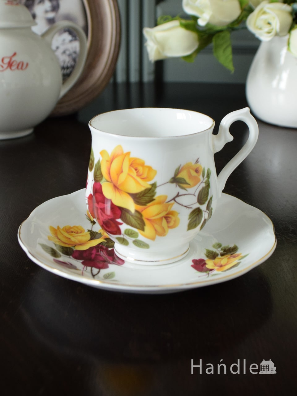 イギリスのアンティーク食器、エレガントな薔薇模様のリッチモンドのカップ＆ソーサー（RICHMOND） (m-6201-z)