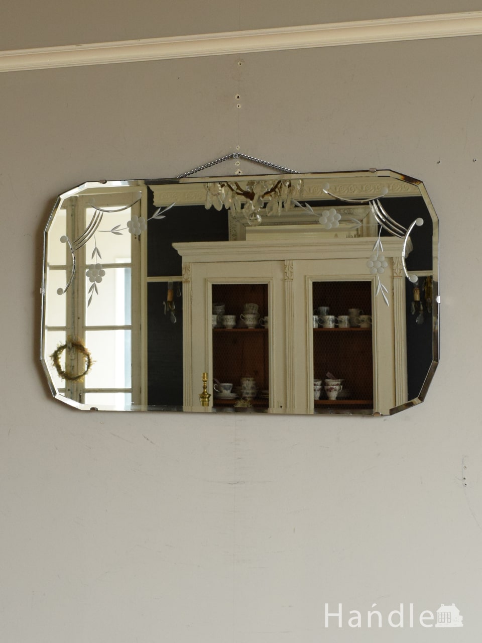 イギリスのアンティークのミラー、四角い形の縁取りにお花の絵が描かれた壁付けの鏡 (k-4824-z)