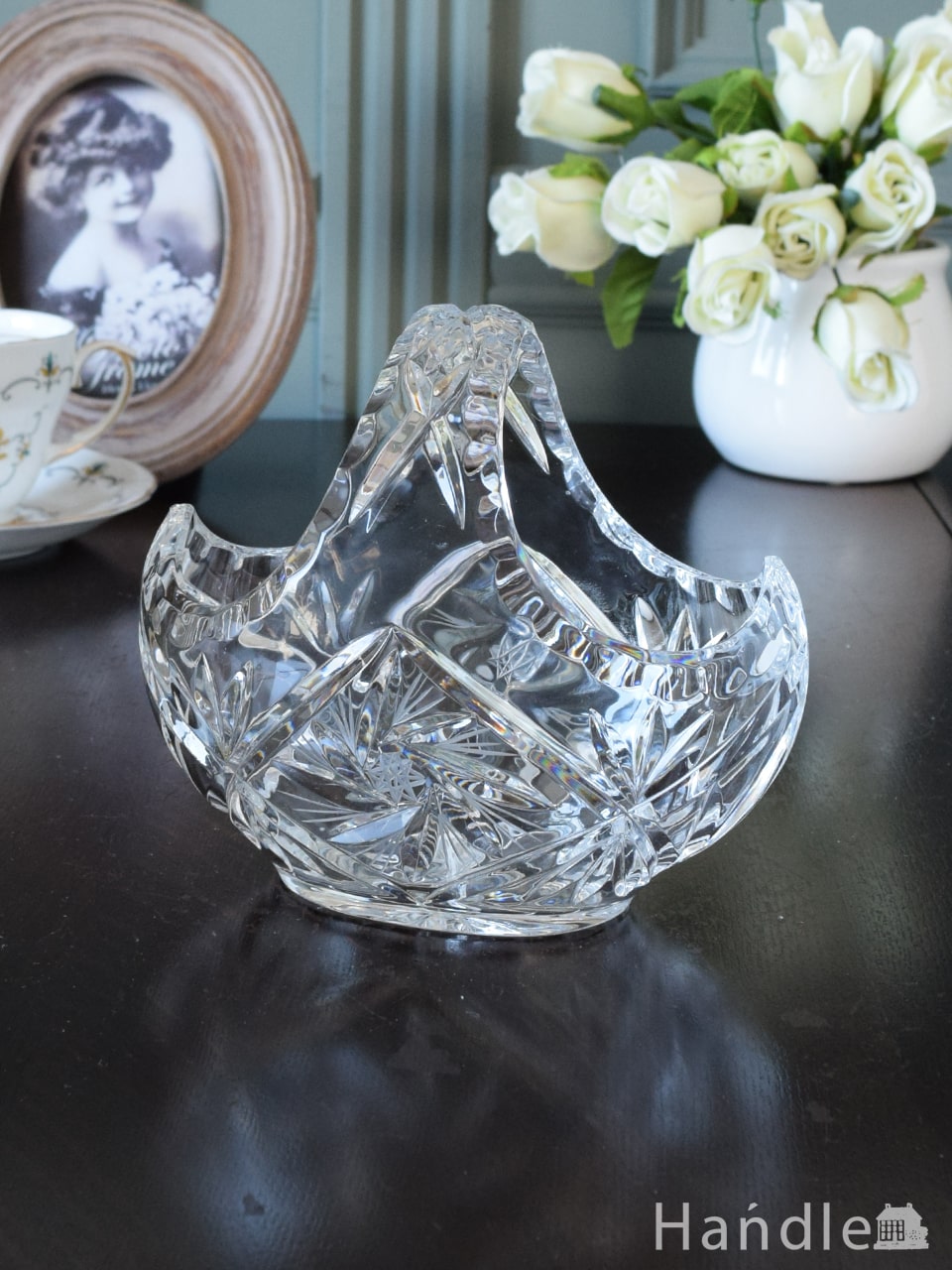 イギリスで見つけたアンティークガラスの雑貨、プレスドグラスのおしゃれな花器型バスケット (pg-7864)