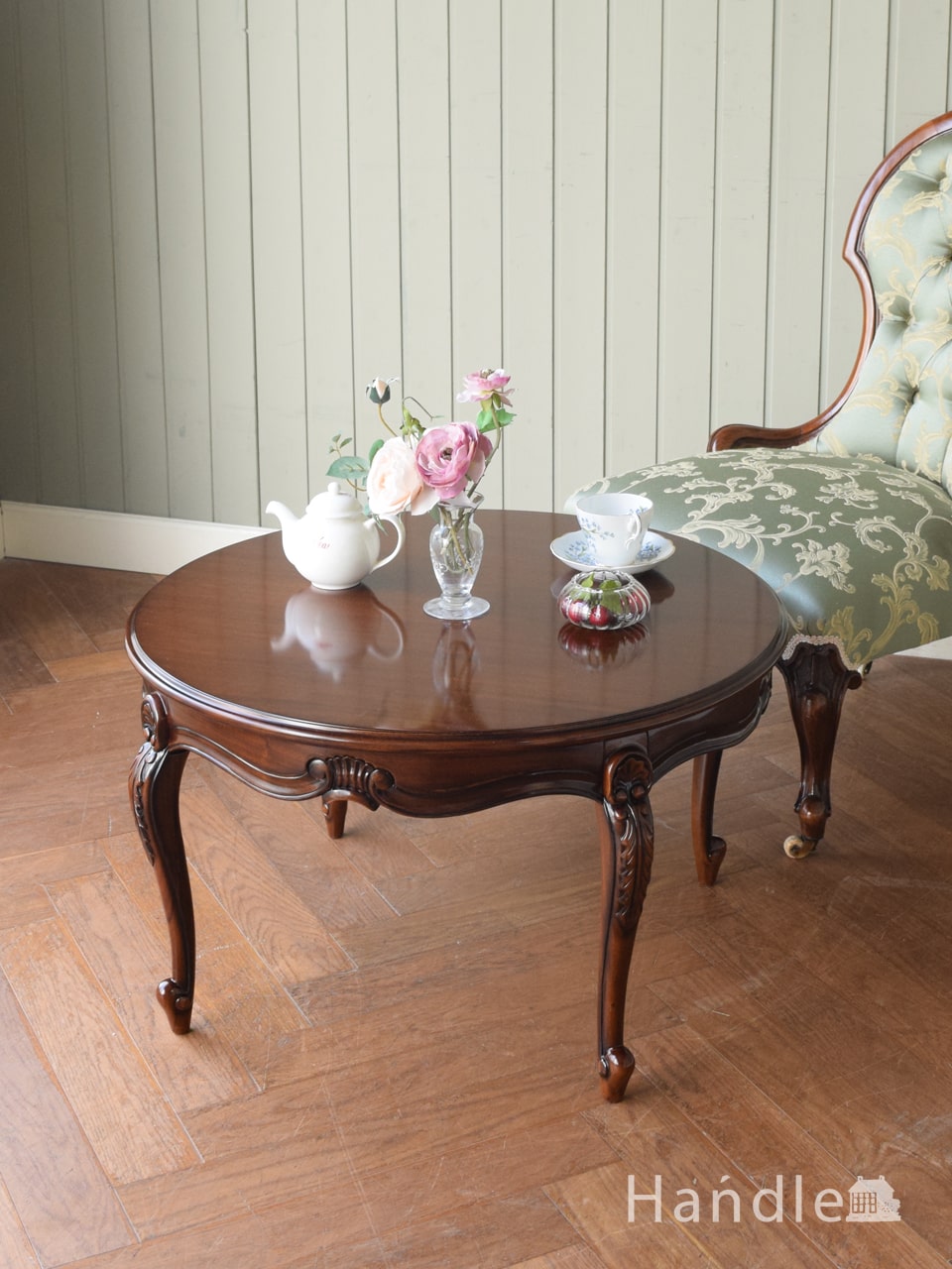 アンティーク調のコーヒーテーブル、猫脚が美しいフレンチ風の家具 (y-432-f)