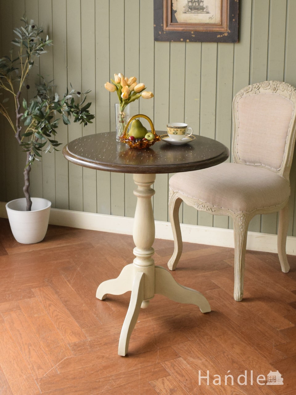 フランスアンティーク調の可愛い家具、シャビーシックなティーテーブル (y-520-f)