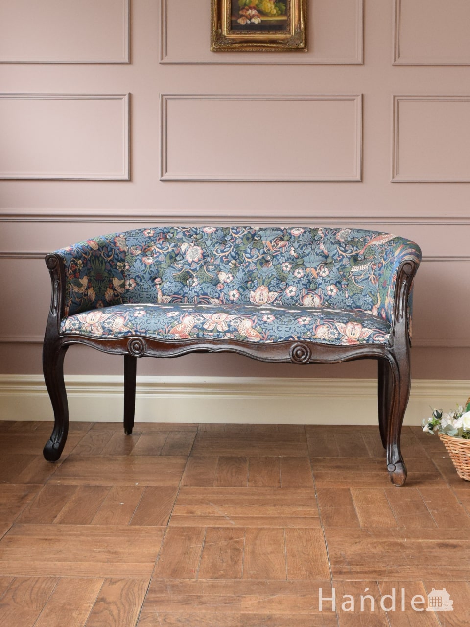 ウィリアムモリスのイチゴ泥棒調のデザインがおしゃれな二人掛けのソファ（ジェニファーテイラー） (y-542-c)