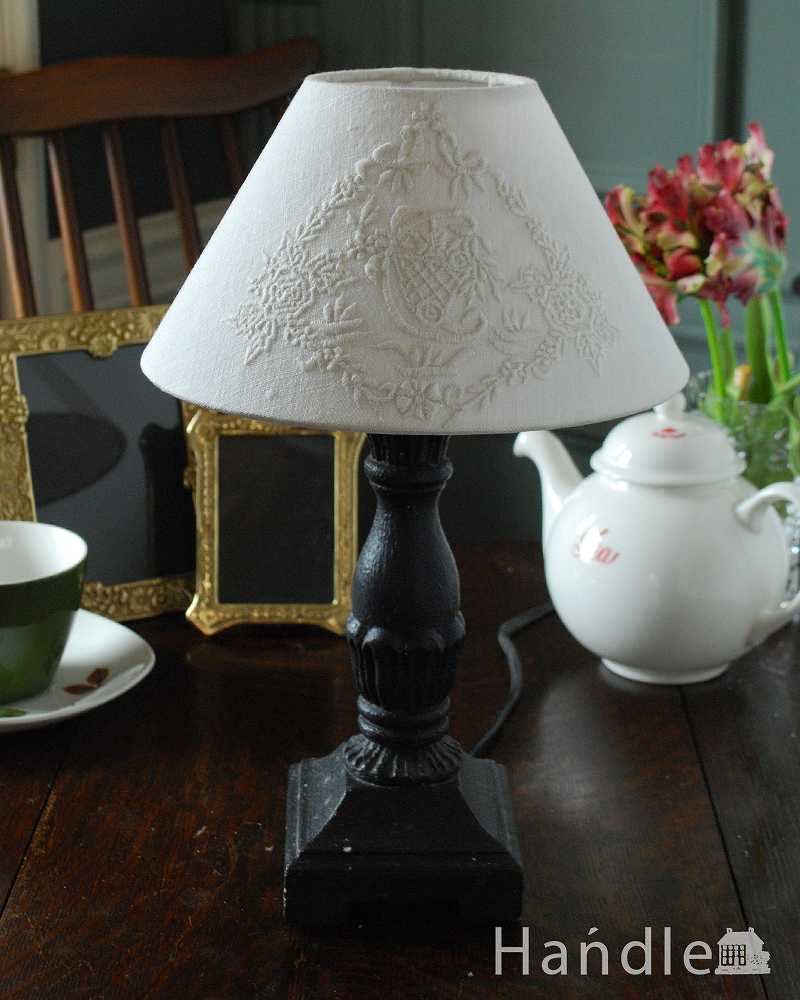 ブラック×フレンチデザイン、お洒落なテーブルランプ(E17丸球付)（Mini Lamp Lotus） (cf-1011)