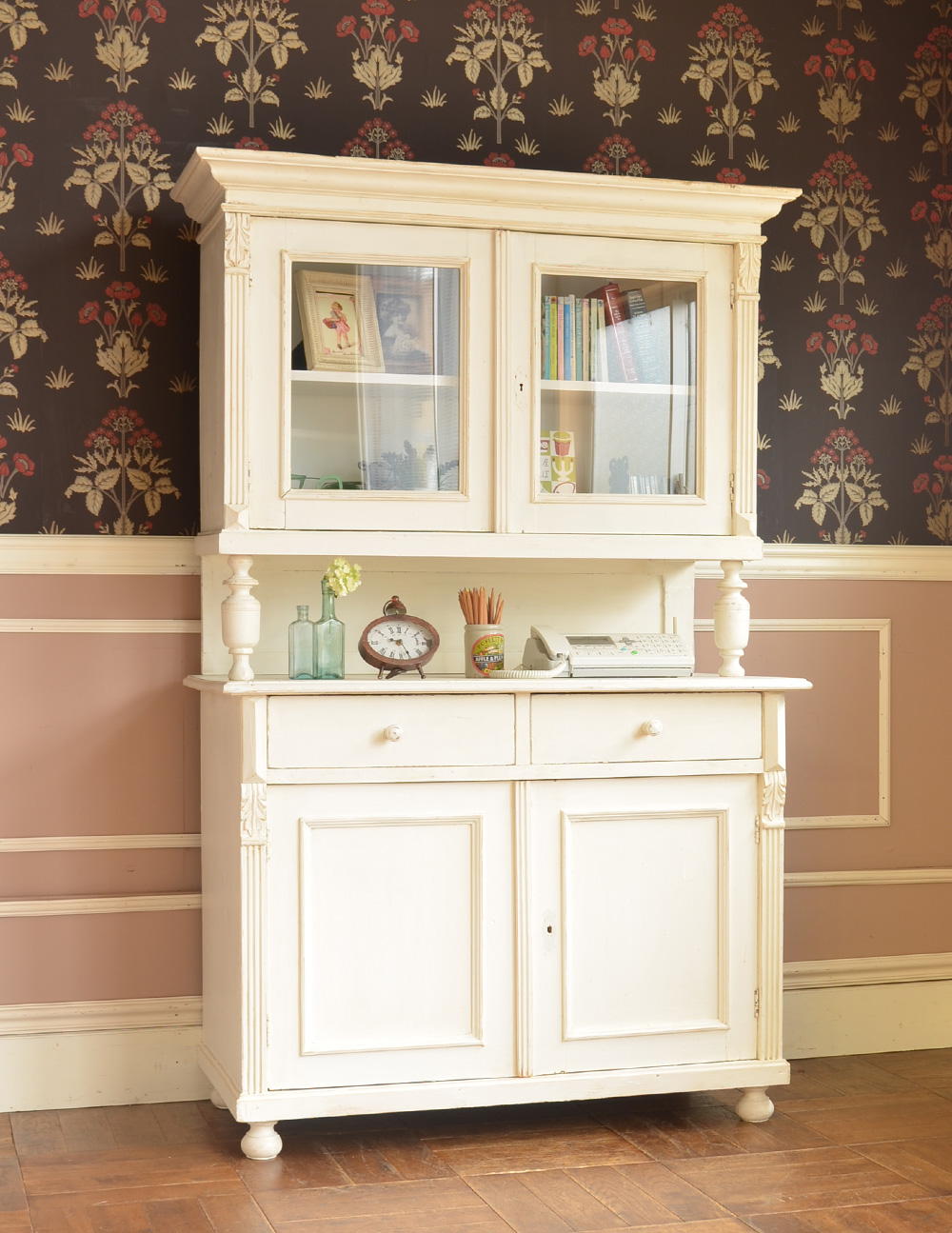 アンティークのホワイトペイント家具、フランスの素敵なカップボード（食器棚）(d-1159-f)