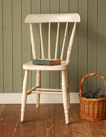 フレンチスタイルの可愛いホワイト色のアンティーク椅子 (d-718-c)