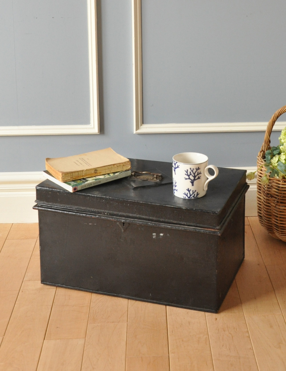 イギリスのアンティーク家具、スチール製のカッコいいアンティーク ボックス (d-873-z-1)