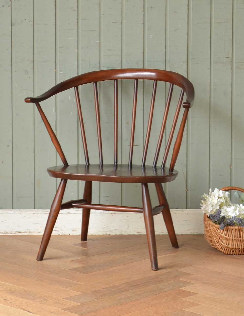 北欧スタイルのアンティークの椅子、アーコールのスモーカーズチェア（Lowタイプ） (ear-12l-k)