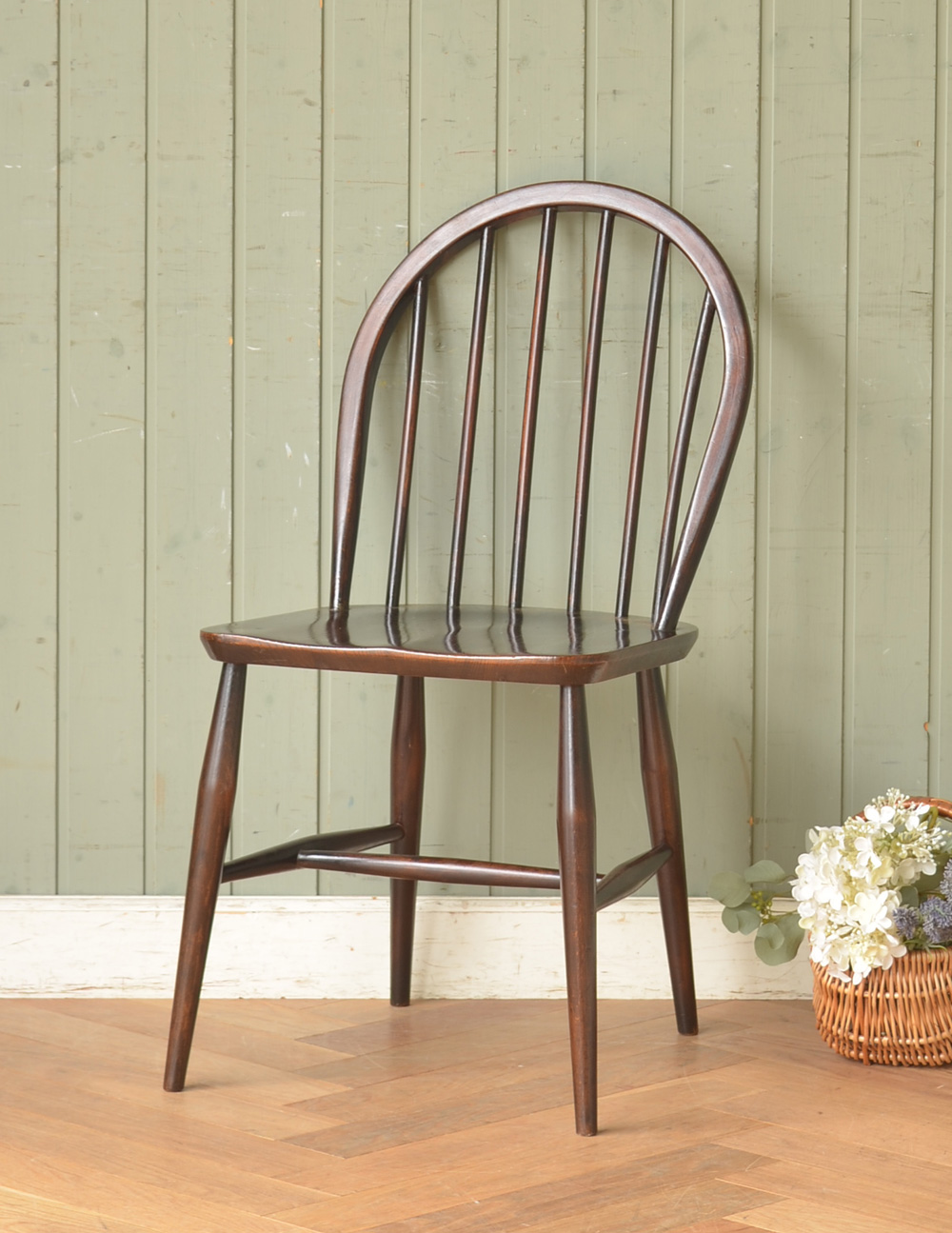北欧スタイルのアンティークの椅子、アンティーク アーコール フープバックチェア （６本・まっすぐ・チョコ） (ear-6m-c)
