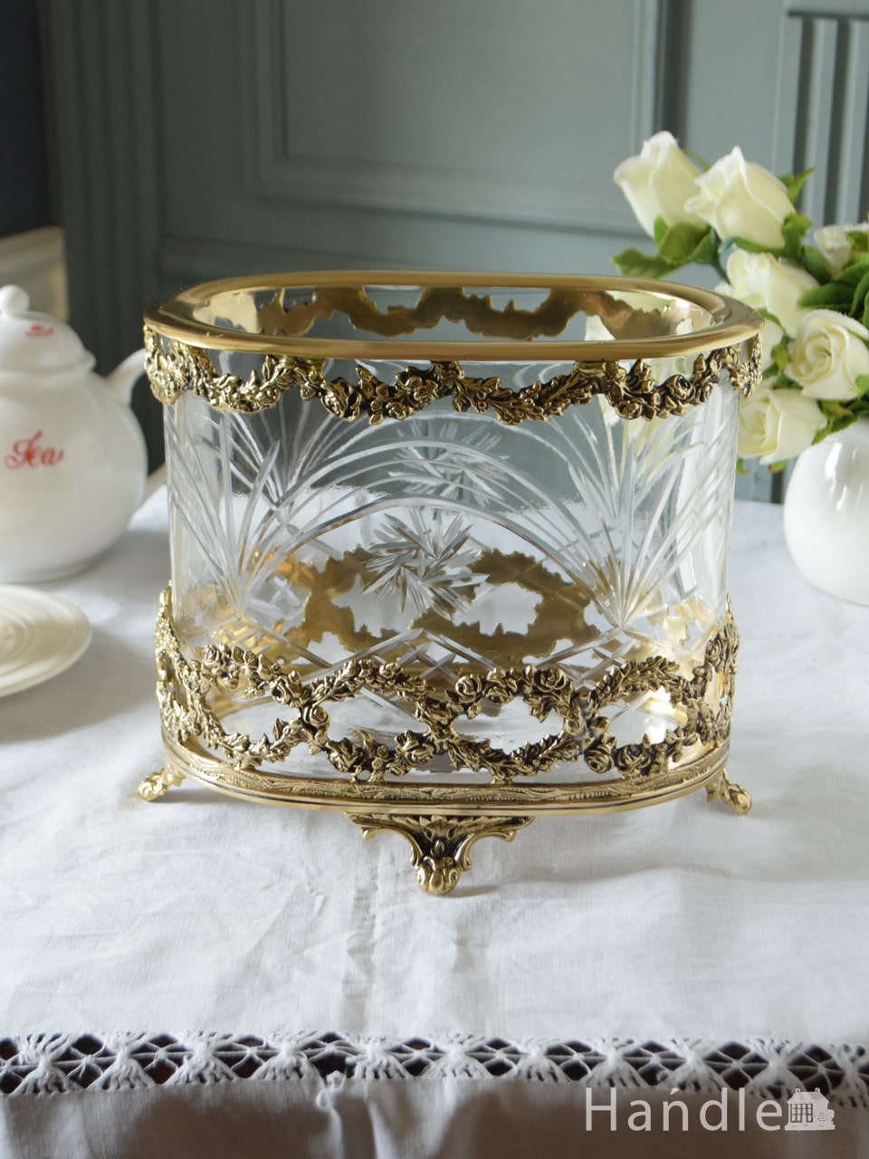 美しいガラスの食器、アンティーク調の真鍮製の装飾がゴージャスなコンポート (n5-231)