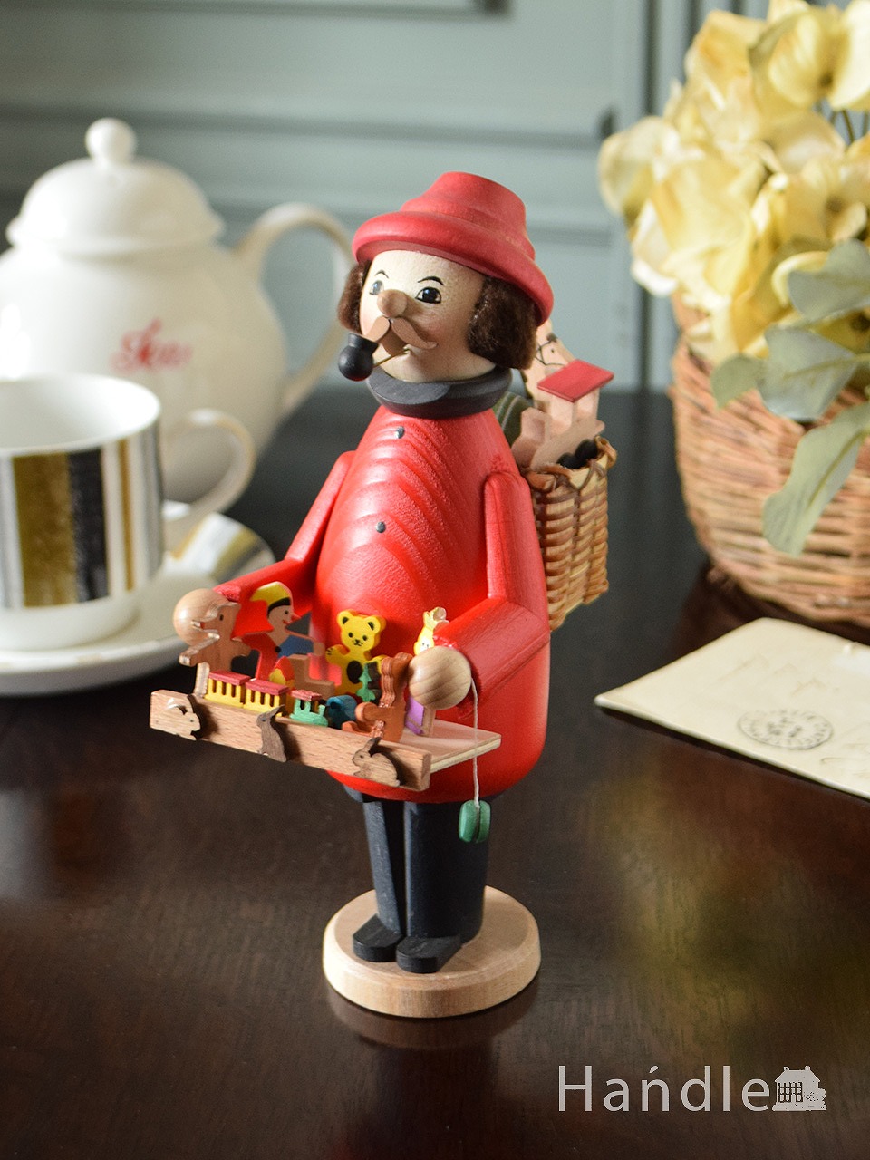 ドイツのおしゃれな人形、クーネルト社の木製パイプ人形香炉（おもちゃ売り） (n12-449)