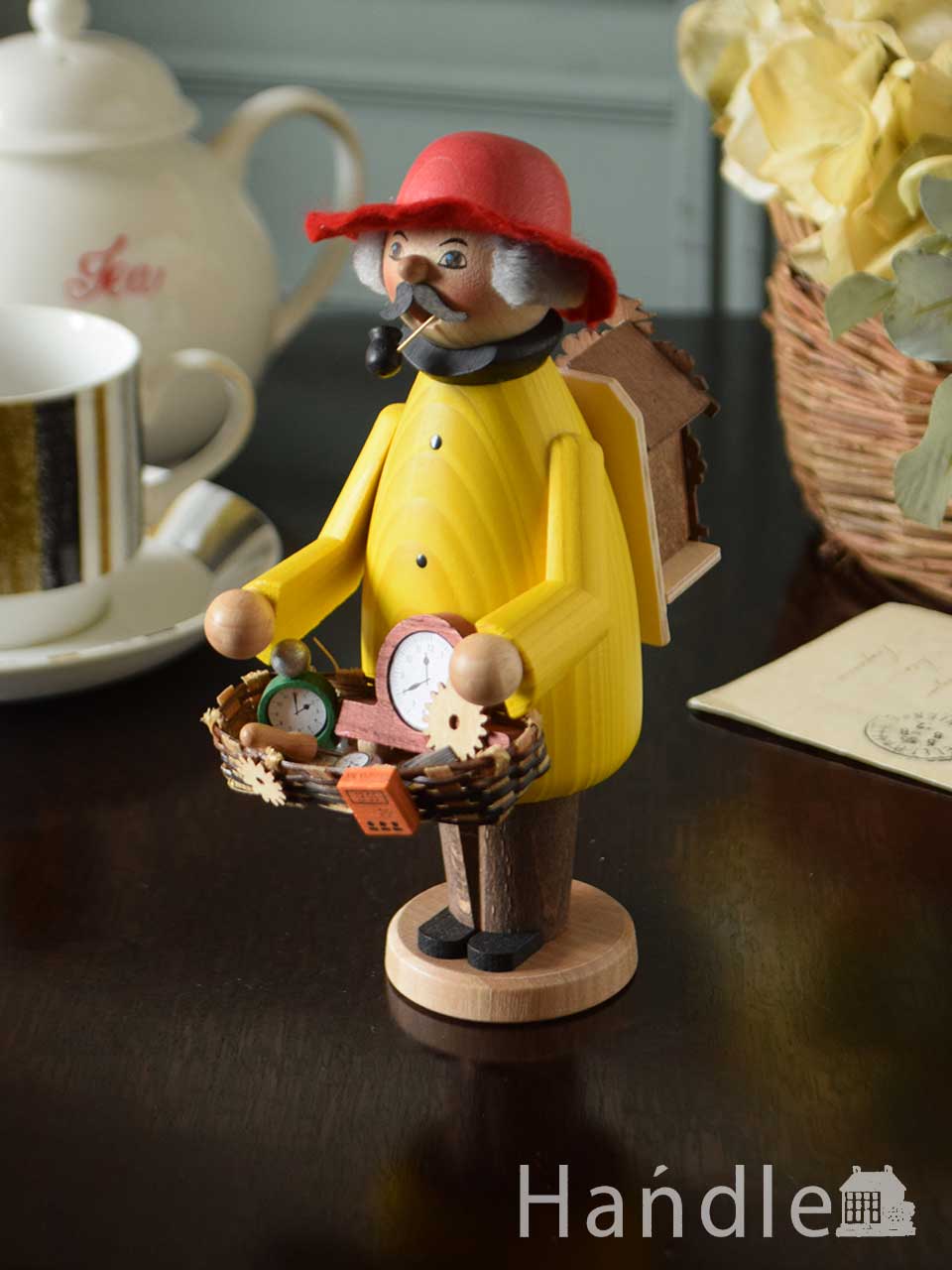 ドイツのおしゃれな人形、クーネルト社の木製パイプ人形香炉（時計売り） (n12-451)