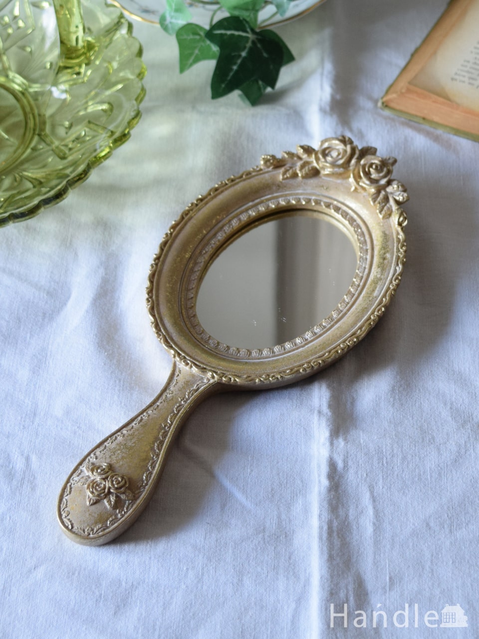 アンティーク風のおしゃれな鏡、壁かけにも出来る上品なハンドミラー(Champagne) (n8-133)
