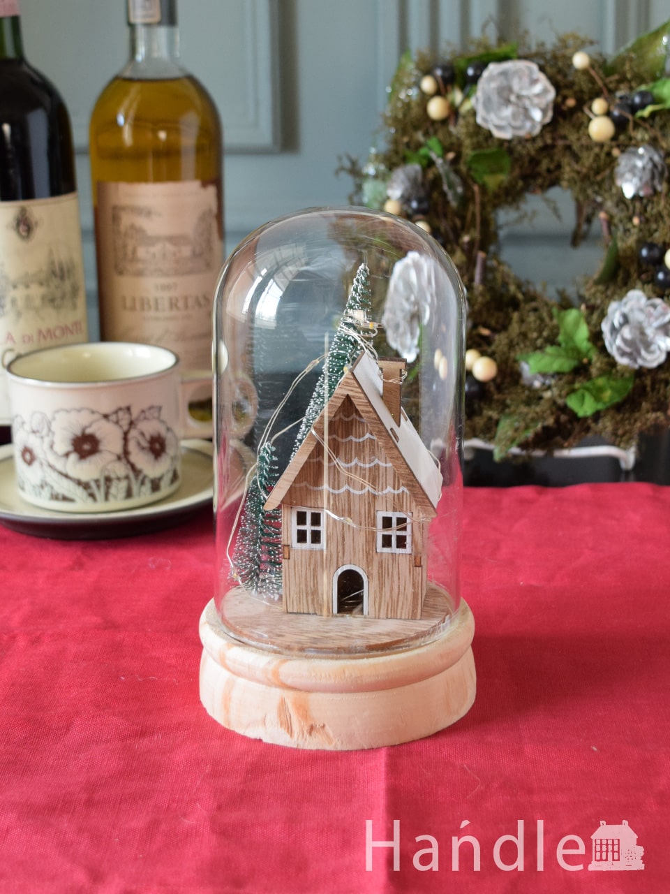 クリスマスを楽しむおしゃれなディスプレイ雑貨、ライト付きのガラスドーム（ウッドハウス） (cm-256)