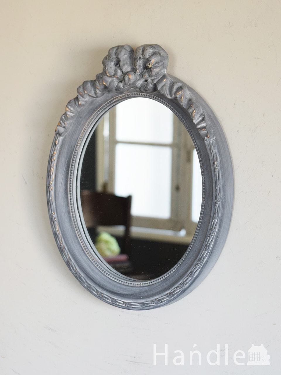 フレンチアンティーク風のおしゃれな鏡、リボンの模様が可愛い壁掛けのミラー (n23-001)