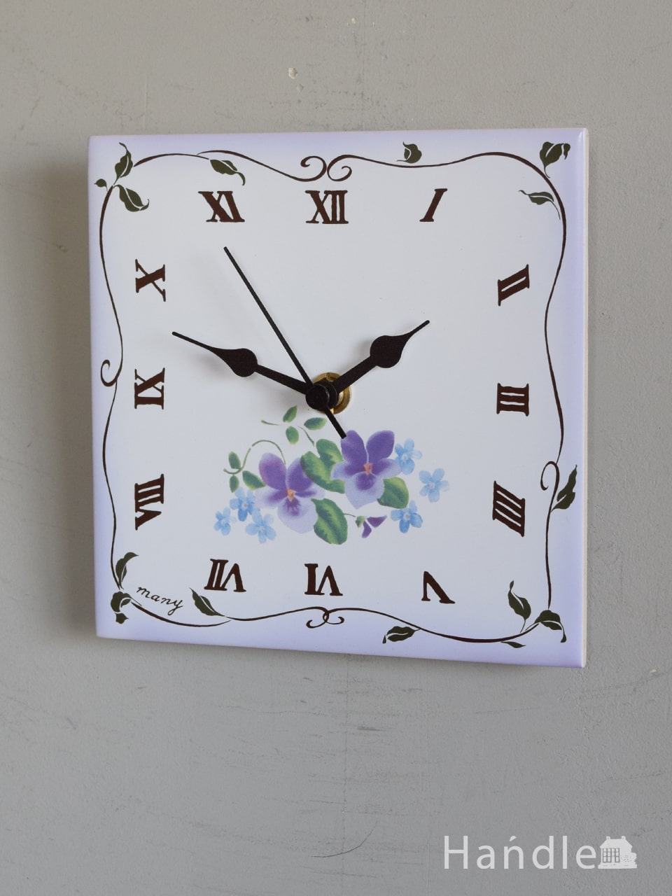 おしゃれな磁器製の壁掛け時計、スミレの模様が描かれたウォールクロック（スクエア・ヴィオレ） (n23-023)