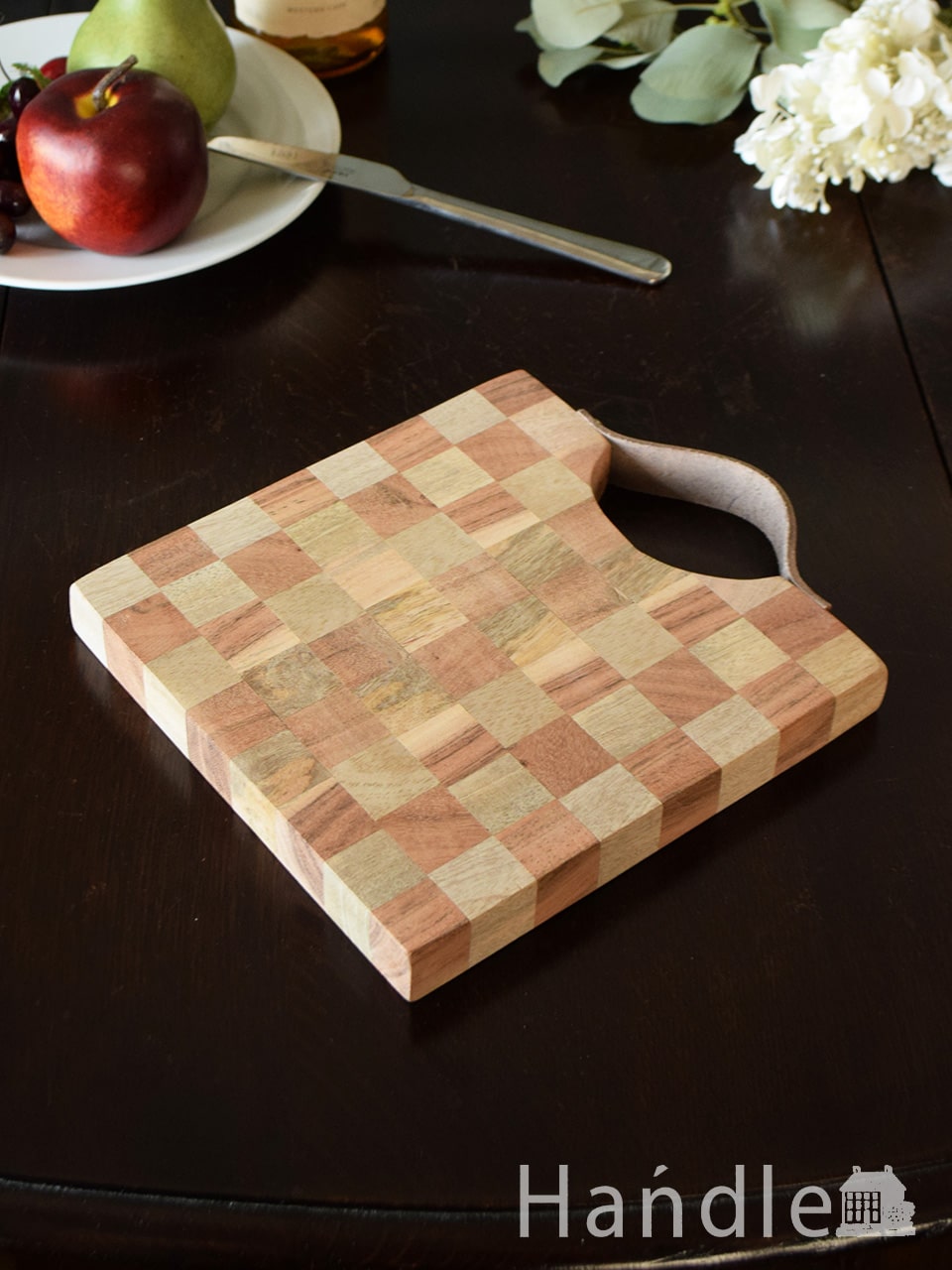 ダミエ模様がおしゃれな木製のカッティングボード（アカシア×マンゴー材） (n23-039)