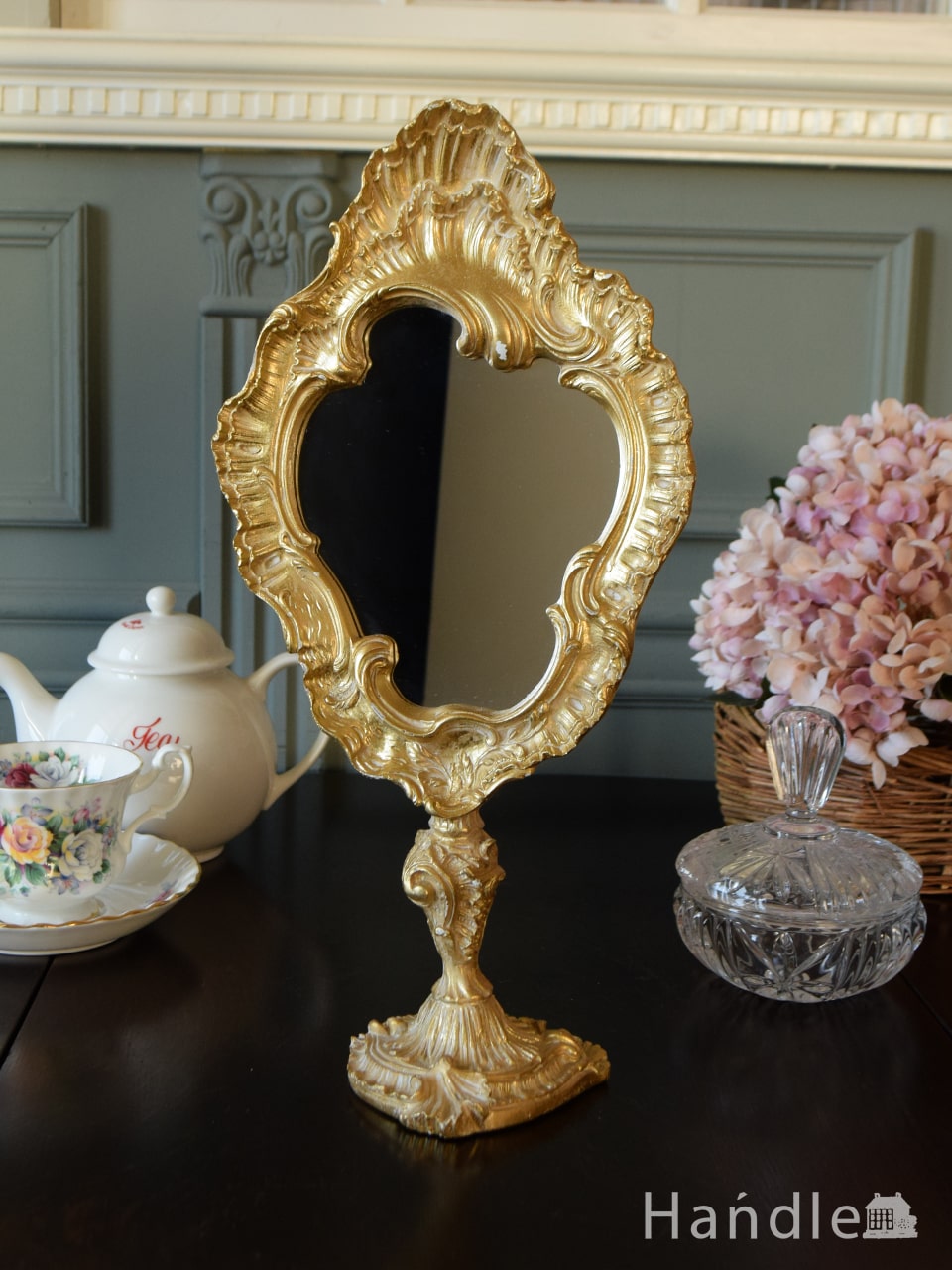 フランスアンティーク調の華やかな鏡、 おしゃれなスタンドミラー（ゴールド） (n20-285)
