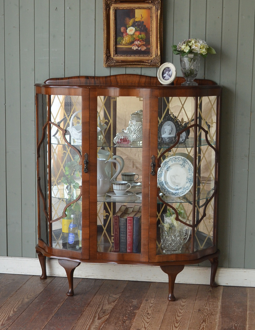 英国のゴージャスなアンティーク家具、キレイなガラスキャビネット（飾り棚） (j-1191-f)