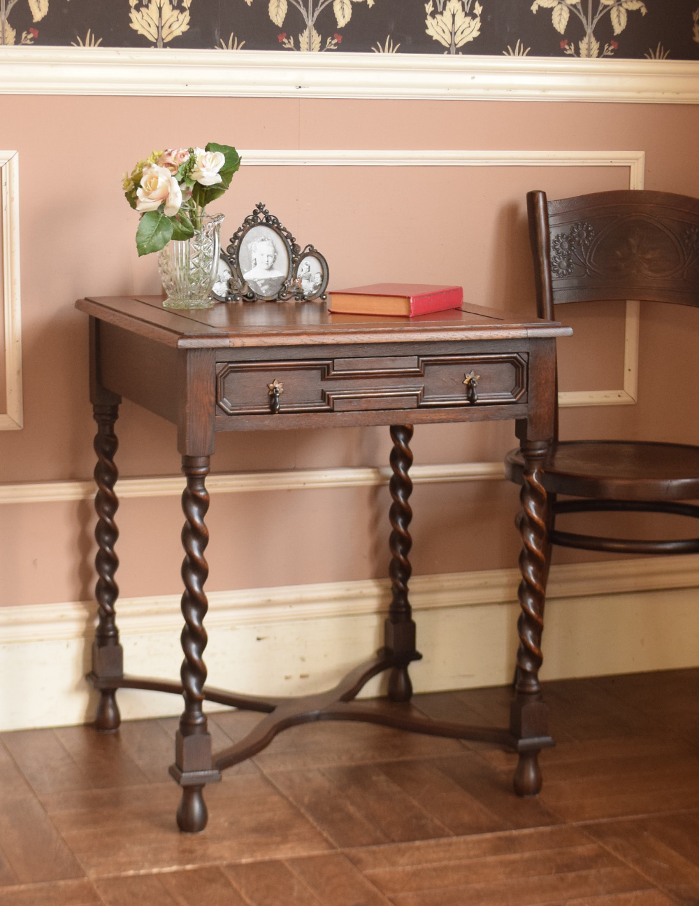 重厚感あるスリムなゲームテーブル、カッコイイ英国のアンティーク家具 (j-1545-f)