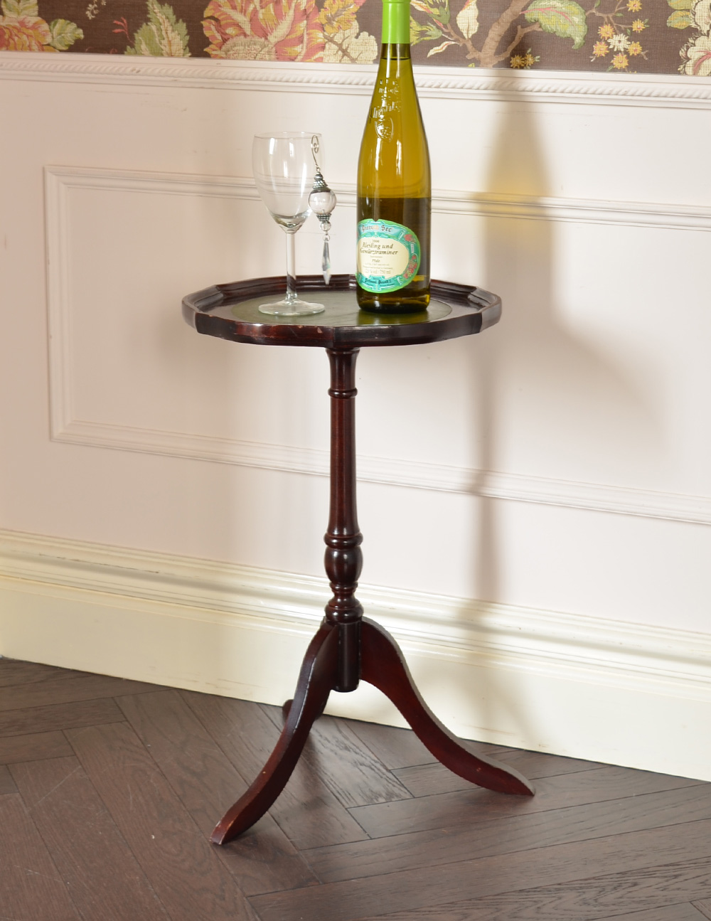 アンティークの英国家具、グリーンがキレイな革張りのワインテーブル（オケージョナルテーブル） (j-1615-f)