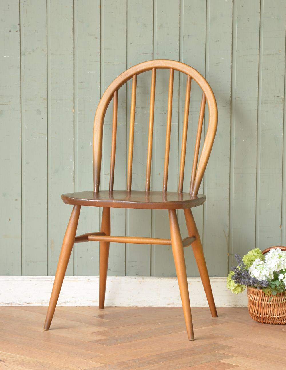 珍しい北欧スタイルの椅子、アンティーク アーコール フープバックチェア（６本タイプ） (k-1039-c)