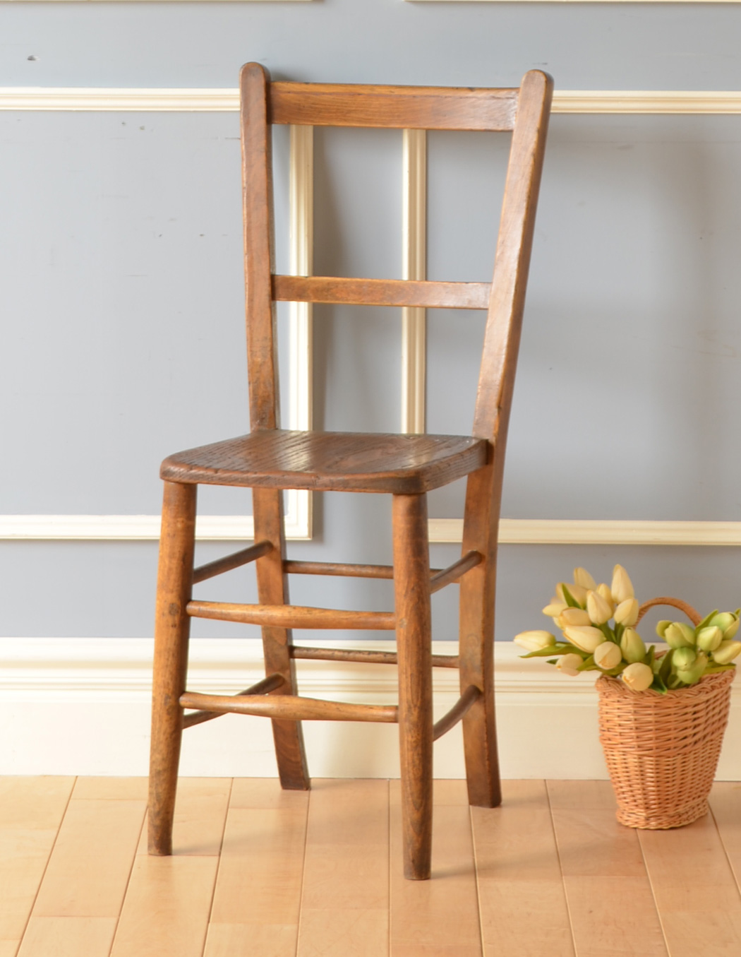 アンティークの椅子、シンプルな背もたれの可愛い木製のスクールチェア (k-1067-c)