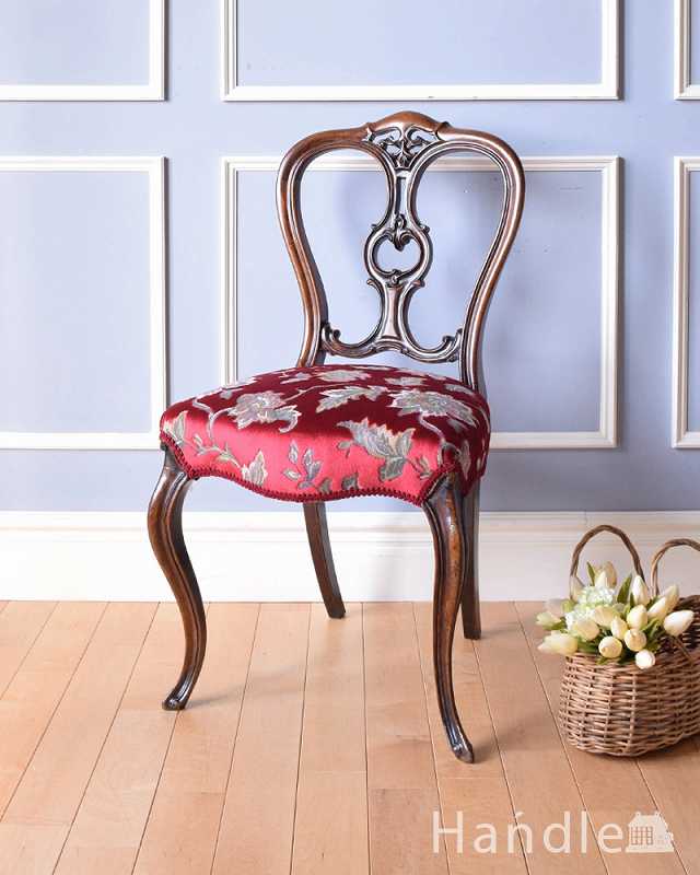 飾っておける美しい椅子、イギリスのアンティークバルーンバックチェア（ウォルナット材） (k-1151-c)