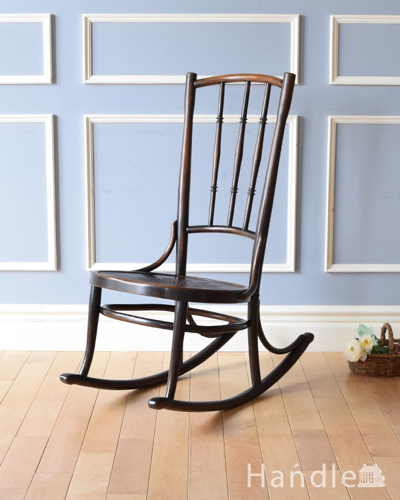 ゆらゆら揺れる英国アンティークの椅子、木製のロッキングチェア（ベントウッドチェア） (k-1225-c)