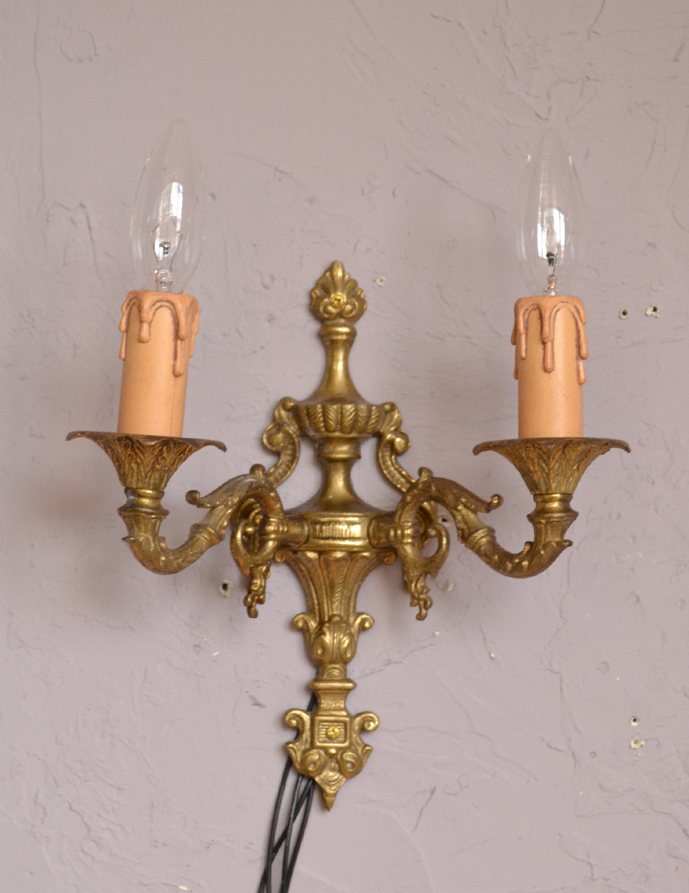 アンティークの壁付け照明、真鍮製のウォールブラケット（２灯）（.Ｅ17シャンデリア球付） (k-1286-z)