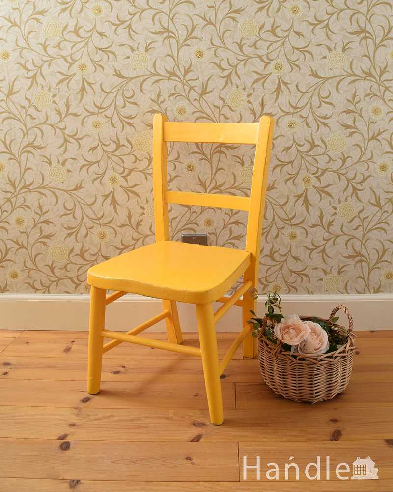 海外らしいポップなカラー、イエローのアンティークペイント椅子（チャイルドチェア） (k-1395-c)