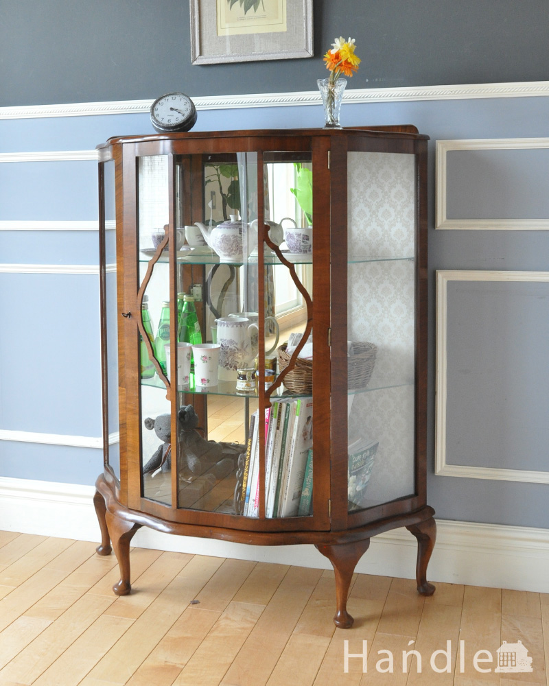 英国の上品なアンティーク家具、オシャレなガラスキャビネット（飾り棚） (k-1580-f)