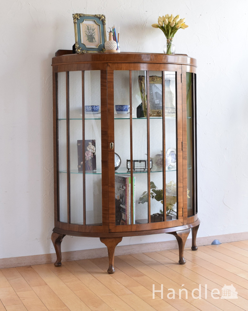 美しいアンティーク家具、英国輸入のウォールナット材のガラスキャビネット (k-1654-f)