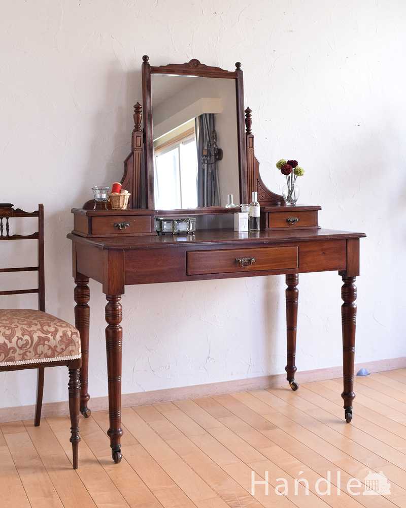英国のアンティーク家具、ウォルナット材のドレッシングテーブル（デスク） (k-1682-f)