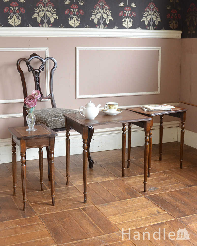 上品で優雅なアンティークの英国家具、革張り天板のネストテーブル (k-1839-f)