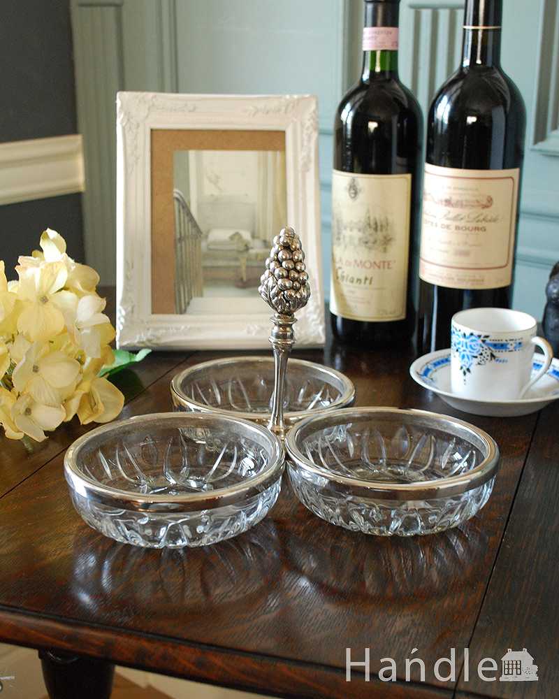 英国輸入の銀食器、葡萄の装飾が美しいアンティークシルバー×ガラストレー (k-2126-z)