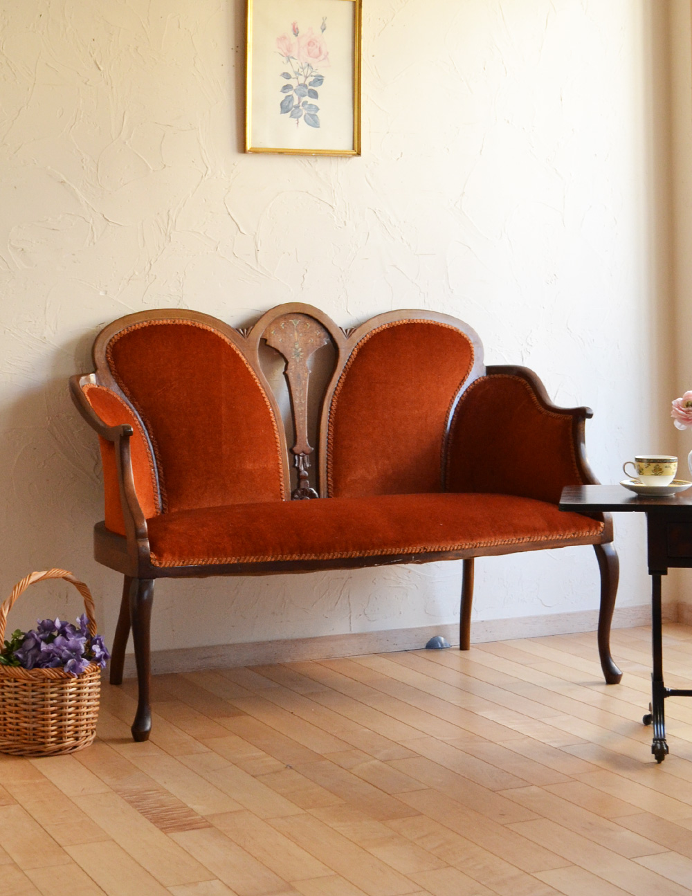 優雅なアンティーク英国家具、テラコッタブラウン色の布張りのセティー（長椅子） (k-927-c)