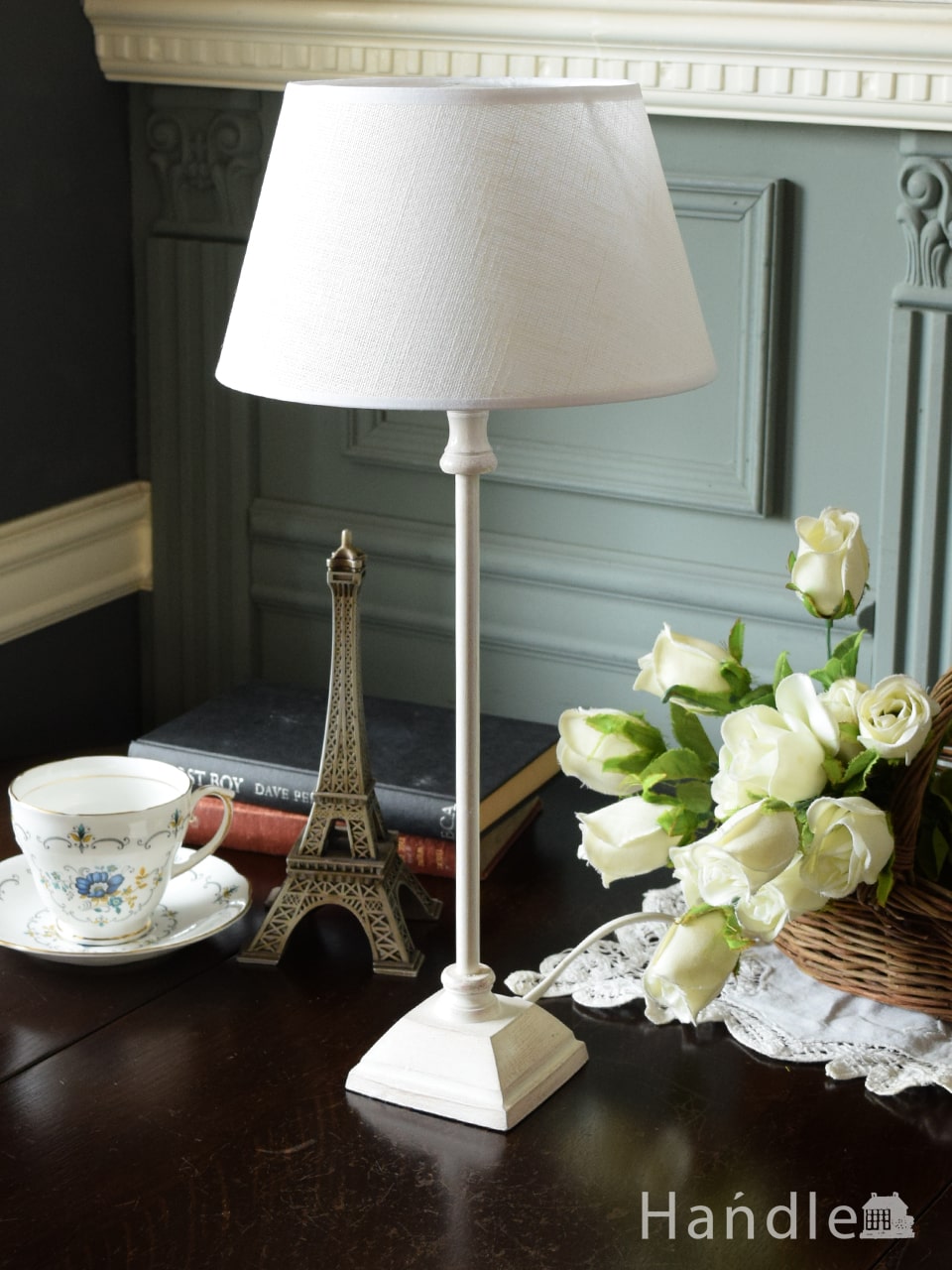 フレンチアンティーク風のおしゃれな照明、コントワール・ドゥ・ファミーユのテーブルランプ(E26球付・ホワイト) (cf-1589)