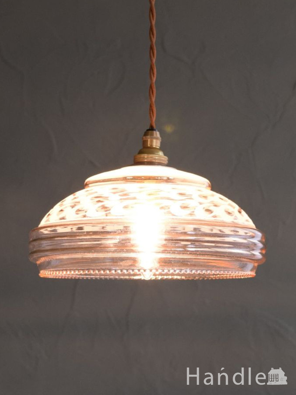 イギリスから届いたアールデコデザインの照明、アンティークのペンダントライト（コード・シャンデリア電球・ギャラリーなし） (k-5063-z)