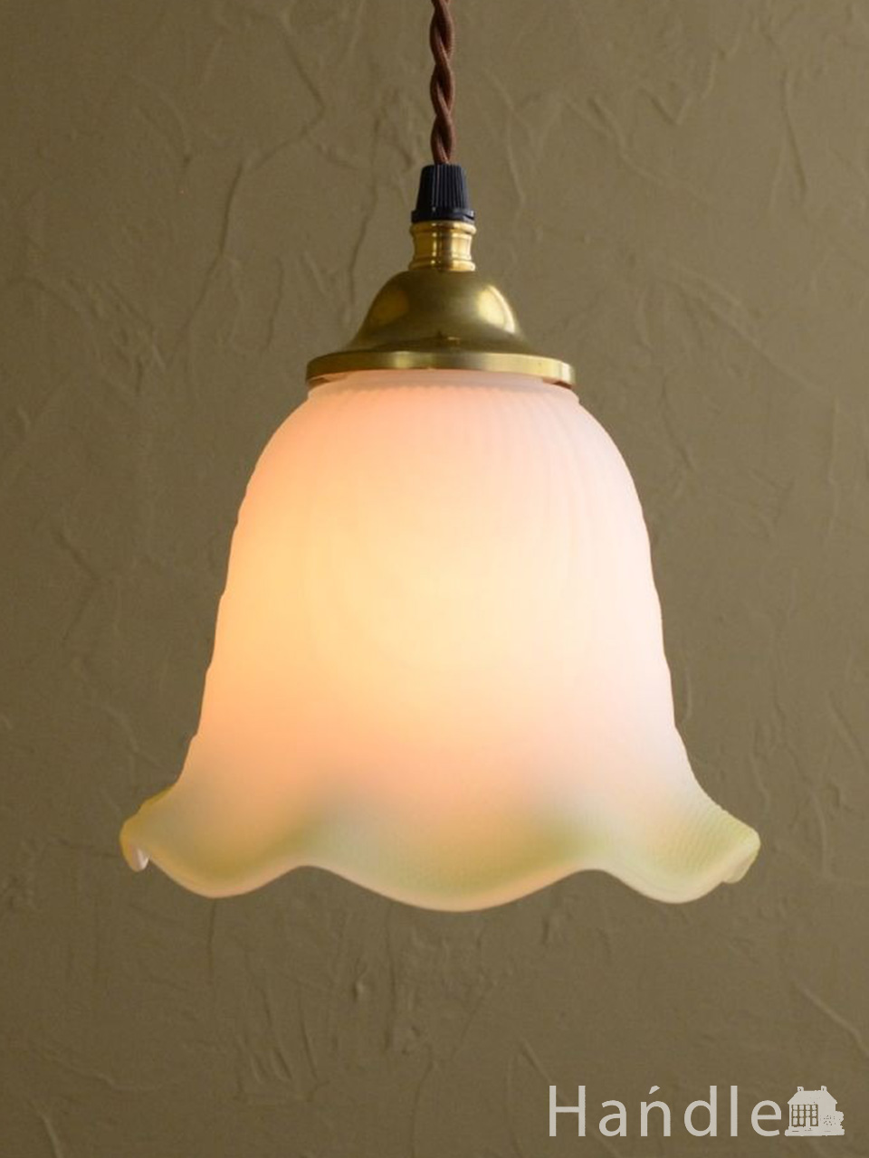 優雅なカーブを描くおしゃれなガラスシェードのペンダント照明(ギャラリー付きコード・シャンデリア電球)  (pl-374)