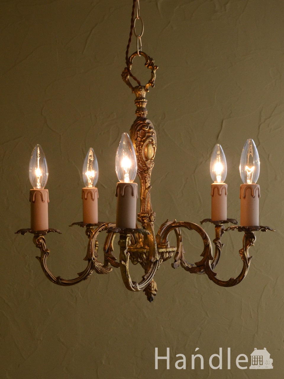 英国アンティークの照明、真鍮製の5灯シャンデリア（Ｅ17シャンデリア球付）  (k-5406-z)