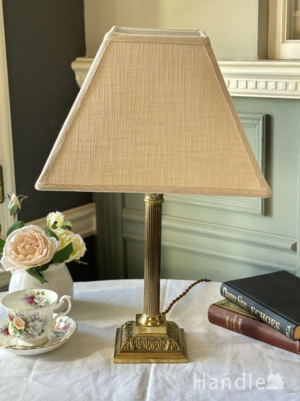 英国アンティークのテーブルライト、ゴールド色のおしゃれな照明器具 (k-5484-z)