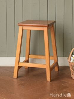 アンティークチェア・椅子  イギリスから届いたアンティークの椅子、ナチュラルな雰囲気の可愛い木製スツール