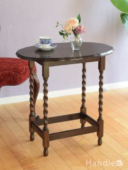 アンティーク家具  英国のアンティークテーブル、オーバル型のオケージョナルテーブル