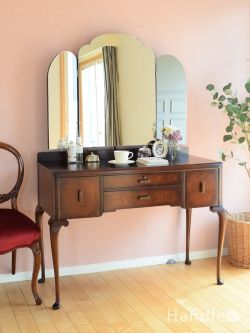 アンティーク家具  英国アンティークのドレッサー、ウォールナット材の三面鏡ドレッシングテーブル
