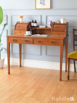 アンティーク家具  英国から届いたおしゃれなアンティークデスク、マホガニー材の杢目が美しい書斎机