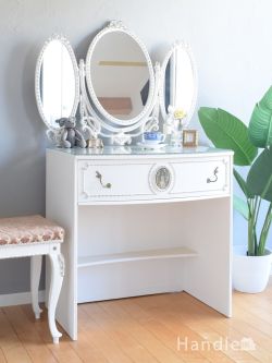 アンティーク家具  フランスから届いた白い三面鏡、アンティークのおしゃれなドレッサーテーブル