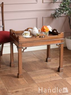 アンティーク家具  イギリスで見つけたアンティークテーブル、持ち手付きのおしゃれなコーヒーテーブル