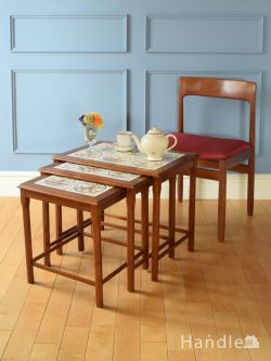 アンティーク家具  イギリスから届いたビンテージのテーブル、タイルトップのおしゃれなネストテーブル