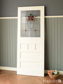 イギリスから届いたアンティークのドア、お花の模様のステンドグラスが入った木製ドア